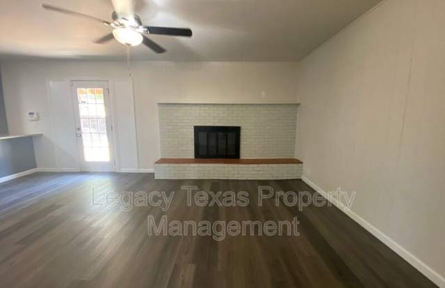 211 S. Nolan River Rd