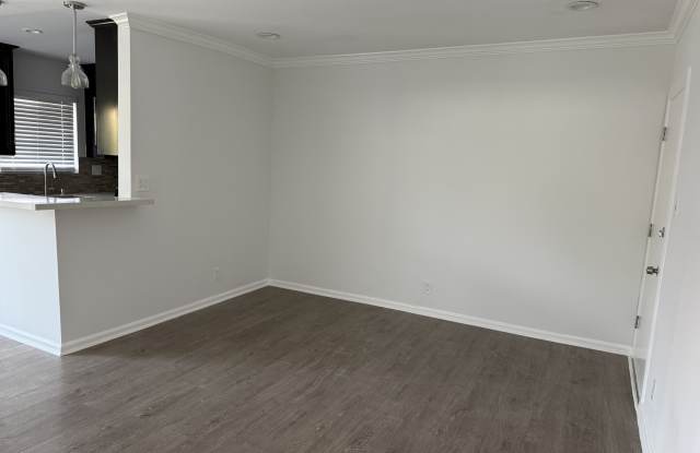 1327 St Andrews Pl - 11