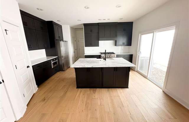 1320  S Van Buren  AVE