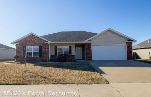 2603 Spanish Bay Dr - 2603 Spanish Bay Drive, Columbia, MO 65202