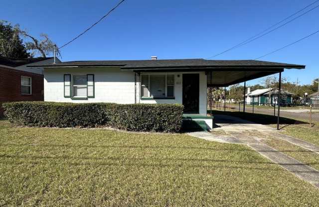 Photo of 803 CRESTWOOD Street