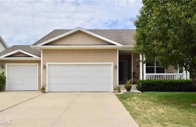 4620 NE Michael Dr - 4620 Northeast Michael Drive, Ankeny, IA 50021