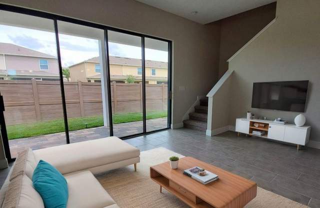 Spacious and Modern 4 Bedroom 3 Bathroom Home in Davenport FL.