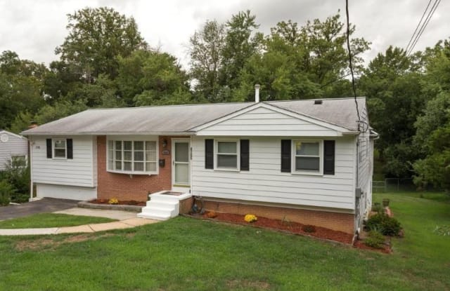 4705 Tipton Ln - 4705 Tipton Lane, Rose Hill, VA 22310