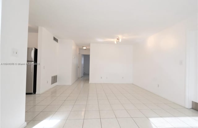 Photo of 421 NE 1st St