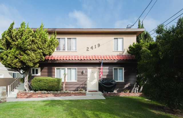 2419 Rockefeller Lane