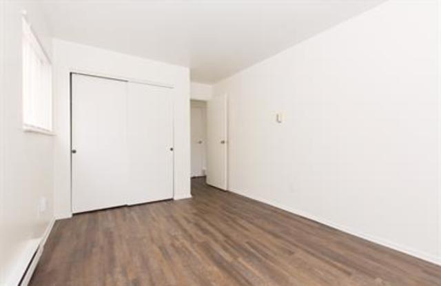 Photo of Continental Court