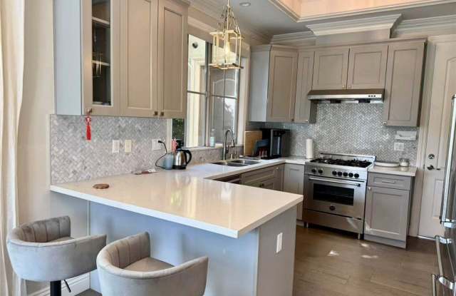 129 El Dorado Street