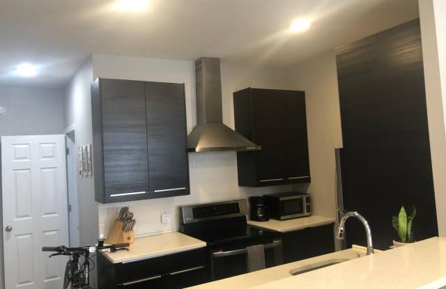 Photo of 349 DICKINSON #1