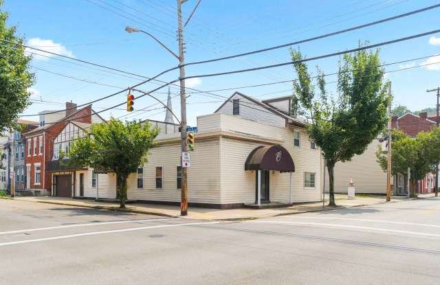Photo of Spacious Duplex in the Heart of South Side Flats