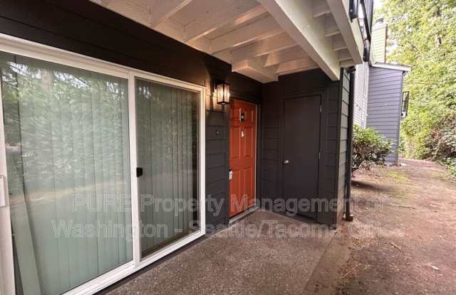 2605 S. 272nd St