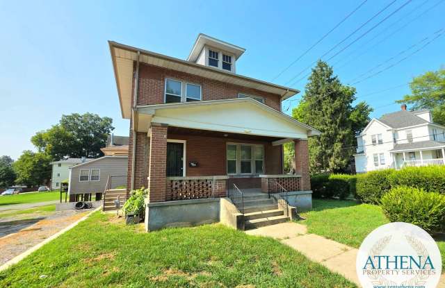 5 Bedroom / 2 Bath House - NEAR SEMO's CAMPUS, W/D & LAWN CARE INCLUDED