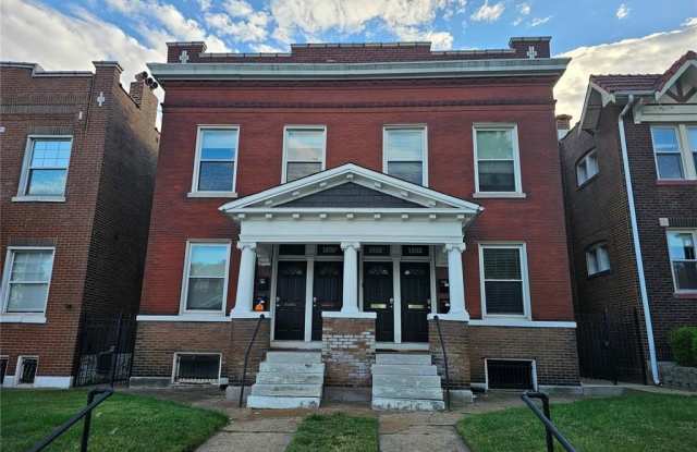 Photo of 1830 Russell Boulevard