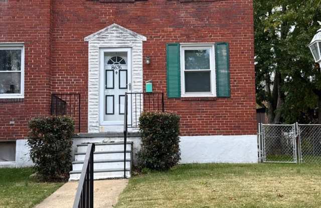 Photo of 8676 Oak Rd