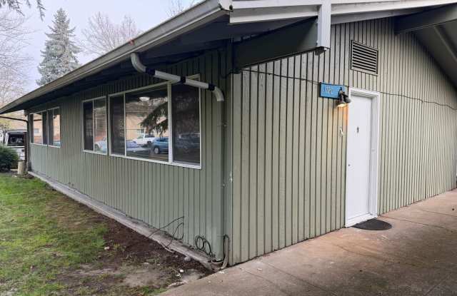 Updated 2 bedroom 1 bath duplex in Eugene!