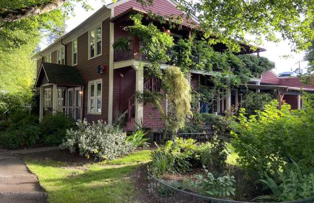 Photo of 8112 Dallas Avenue South