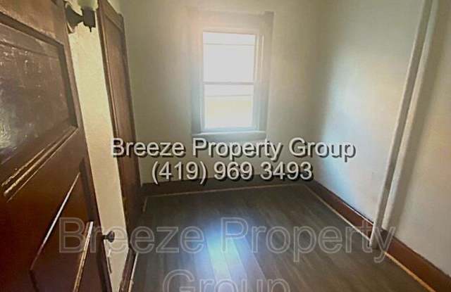 Photo of 220 E Pearl St