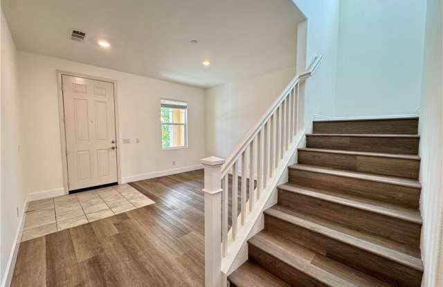 4694 S ROGERS WAY