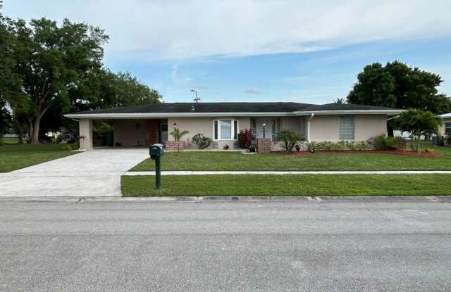3063 SE Santa Anita Street