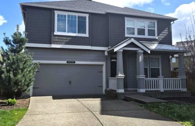 Beautiful 5BD/3BA home located in Rainer Ridge