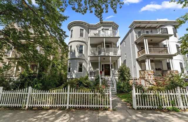 Photo of 762 Columbia 2