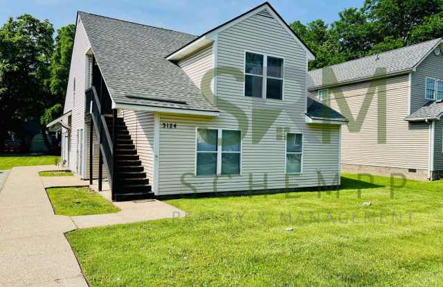 First floor 1 bedroom apartment in the Portland neighborhood! Section 8 accepted