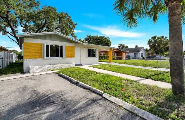 2840 NW 8th St