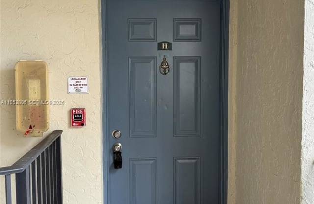 1453 Lake Crystal Dr