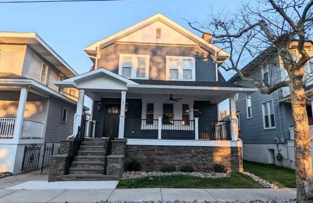 7 S Victoria Ave