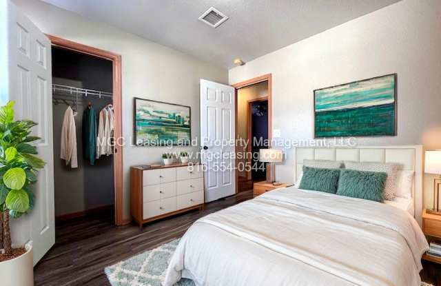 119-123 SW Rock Garden Ln