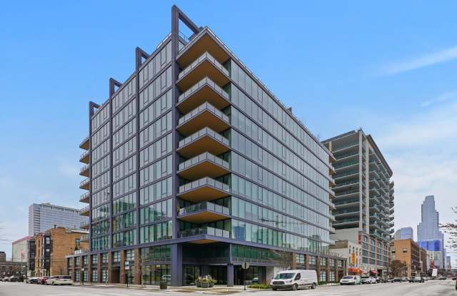 Photo of 366 W Superior Street