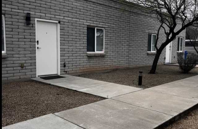 2415 N Columbus Blvd Apt 3