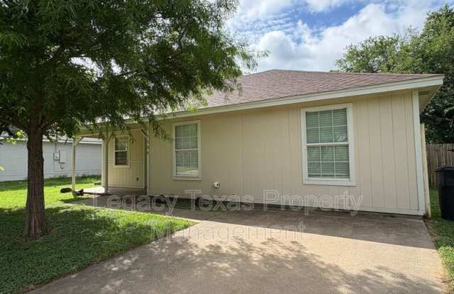 1136 Alvarado Street