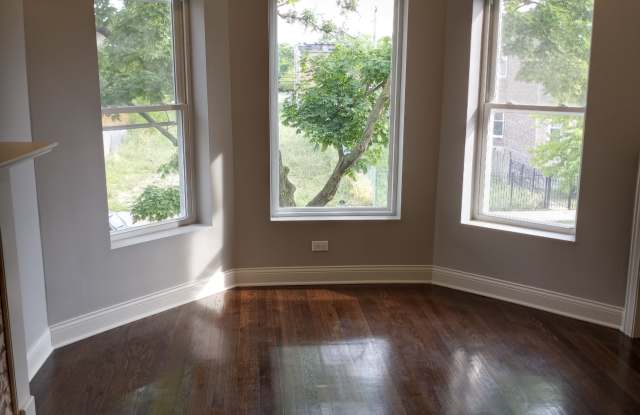 4348 West Van Buren Street