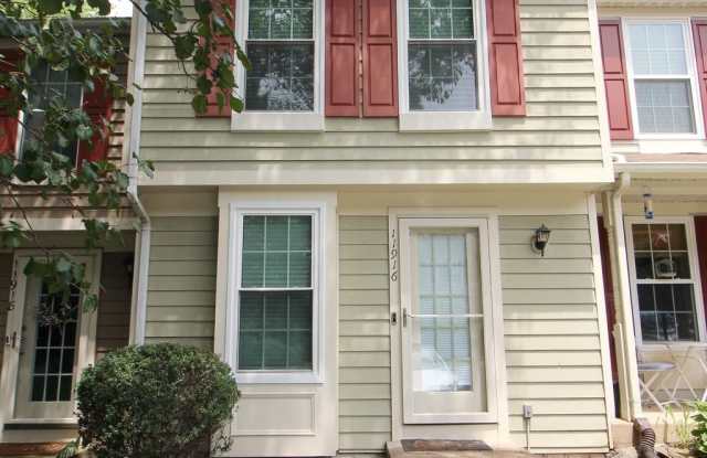11916 FIELDTHORN Court
