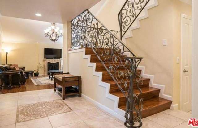 11040 Salt Lake Avenue