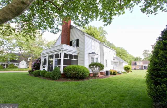 Photo of 104 BAYARD Avenue