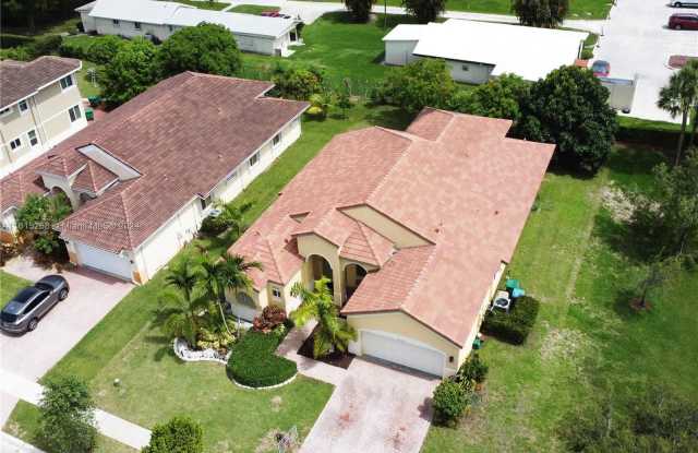 8430 Phoenician Ct