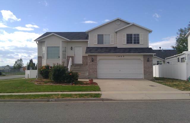 1403 N 2525 W