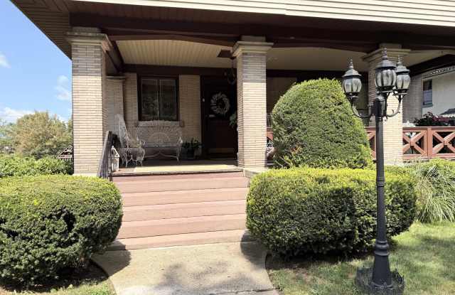 Photo of 629 Clay Avenue unit: 1St Floor