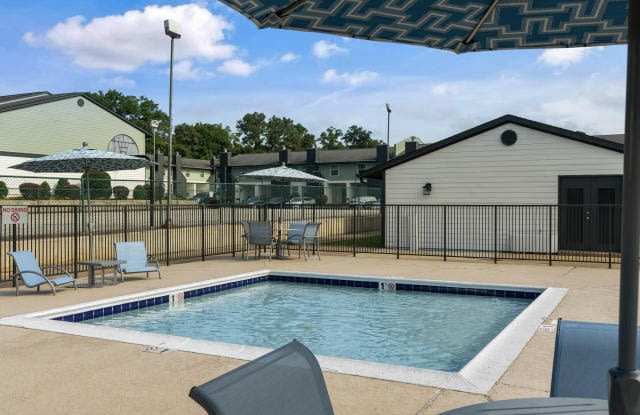 6427 Airport Blvd Unit D32