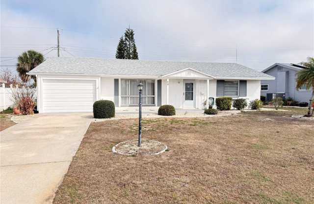 713 THUNDERBIRD AVENUE