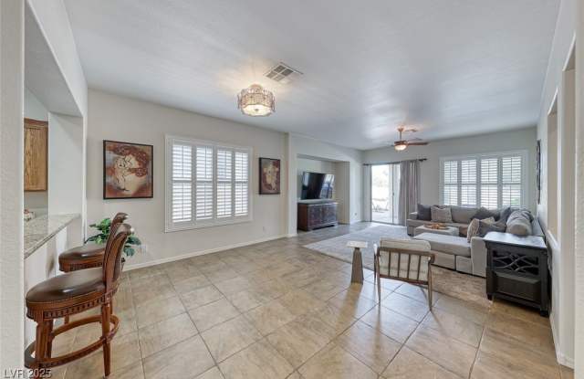 8 Weston Hills Road