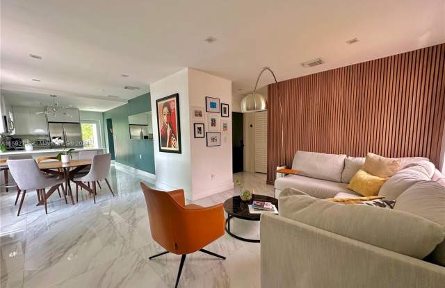229 NW 44th St