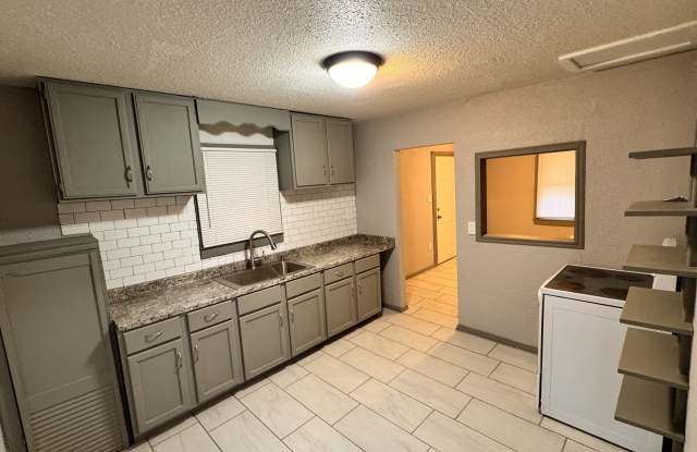 4319 Northeast 16th Terrace