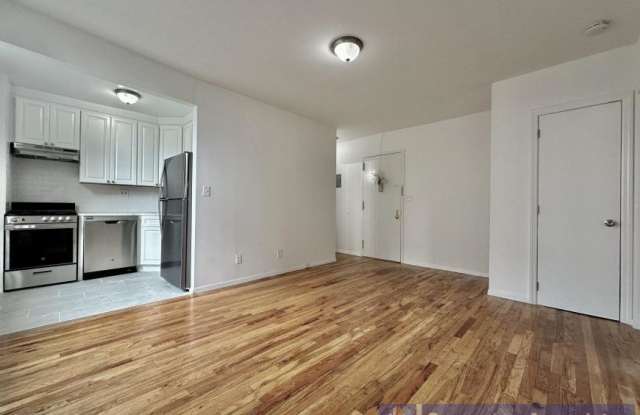 689 Fort Washington Avenue