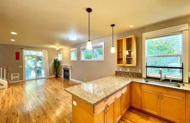 Photo of Great Townhome For Rent