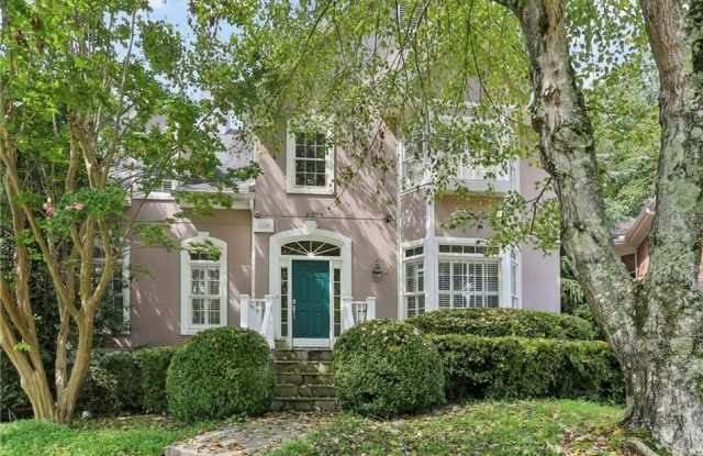 Photo of 1014 Lenox Crest NE