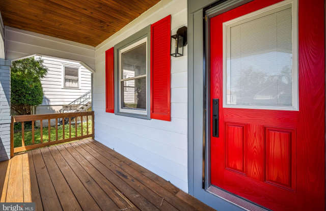 3714 W COLD SPRING Lane