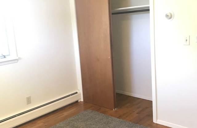 Upper Unit 2 Bedroom 1 Bathroom